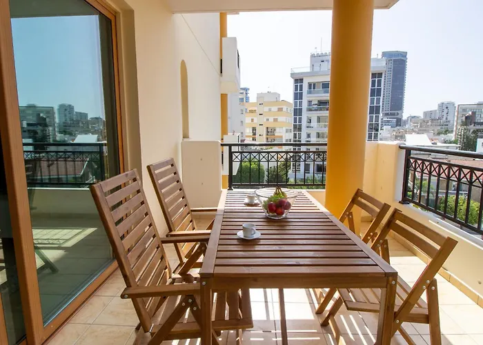 Flat In Nicosia's Centre アパート ニコシア